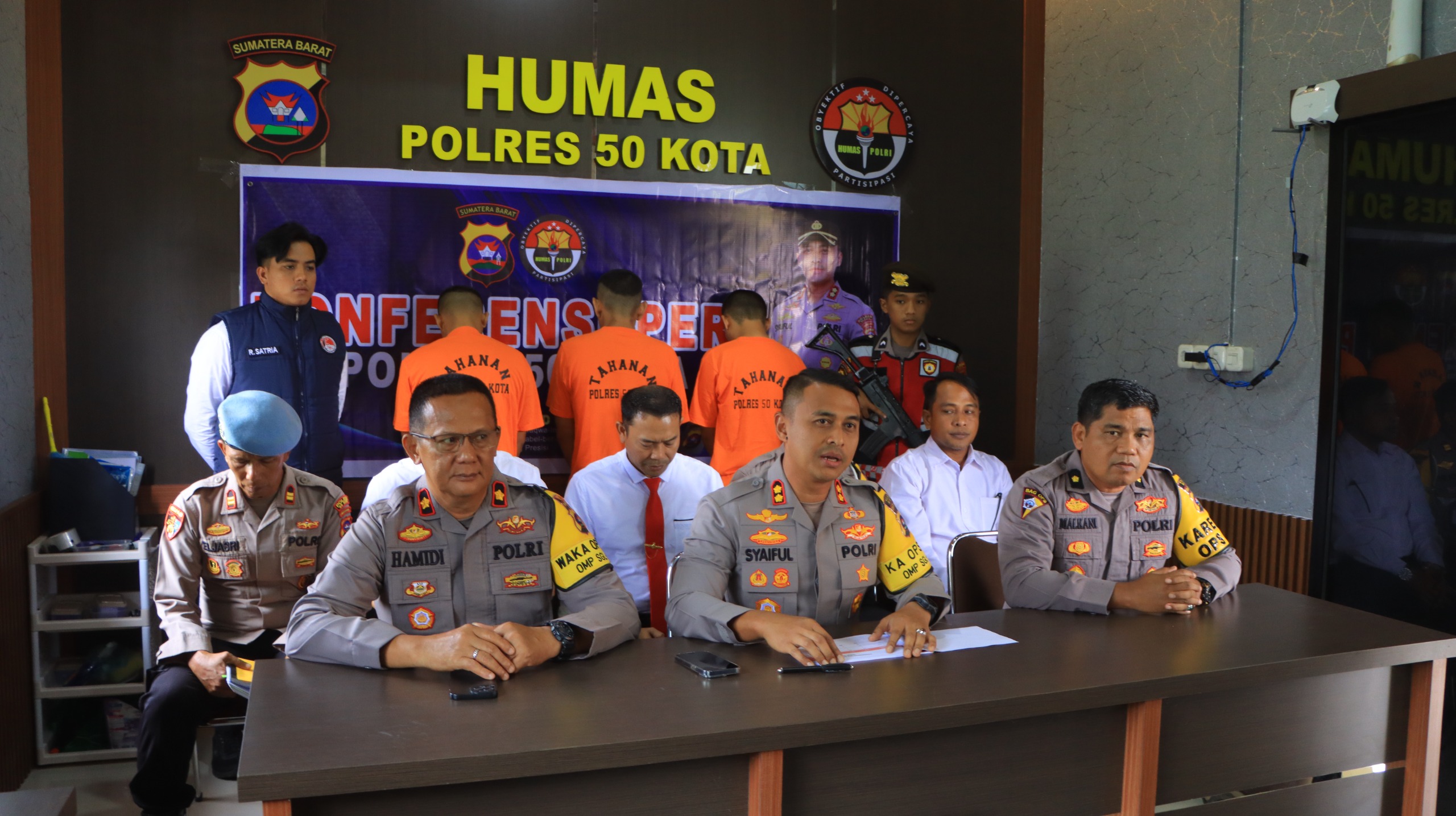 AKBP Syaiful Wachid, S.H., S.I.K. Pimpin Press Release Akhir Tahun 2024 Polres 50 Kota