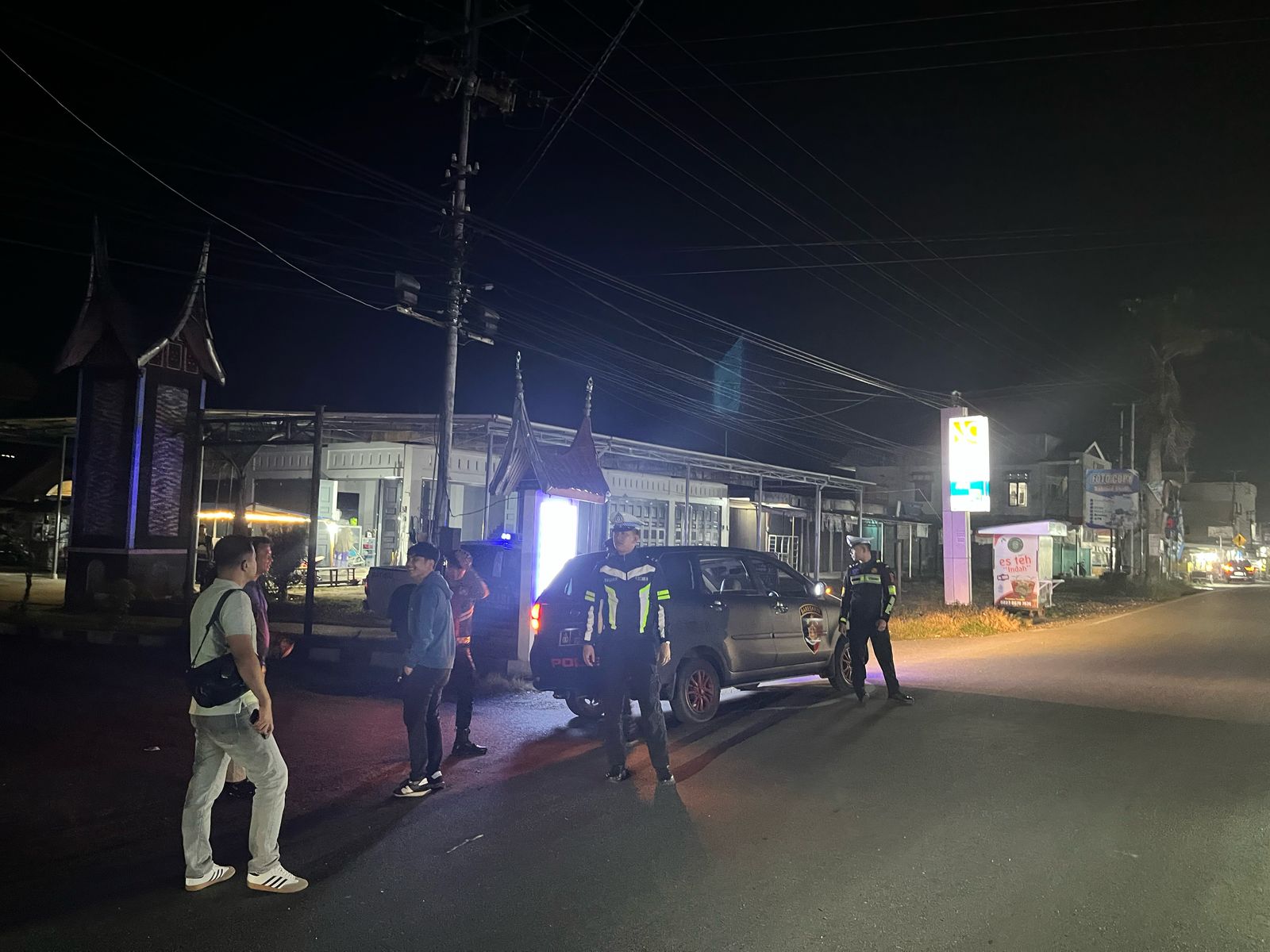 **Regu KRYD C Polres 50 Kota Laksanakan Patroli malam untuk Mencegah Terjadinya Tawuran Dan Balap Liar dan kelancaran arus lalu lintas**