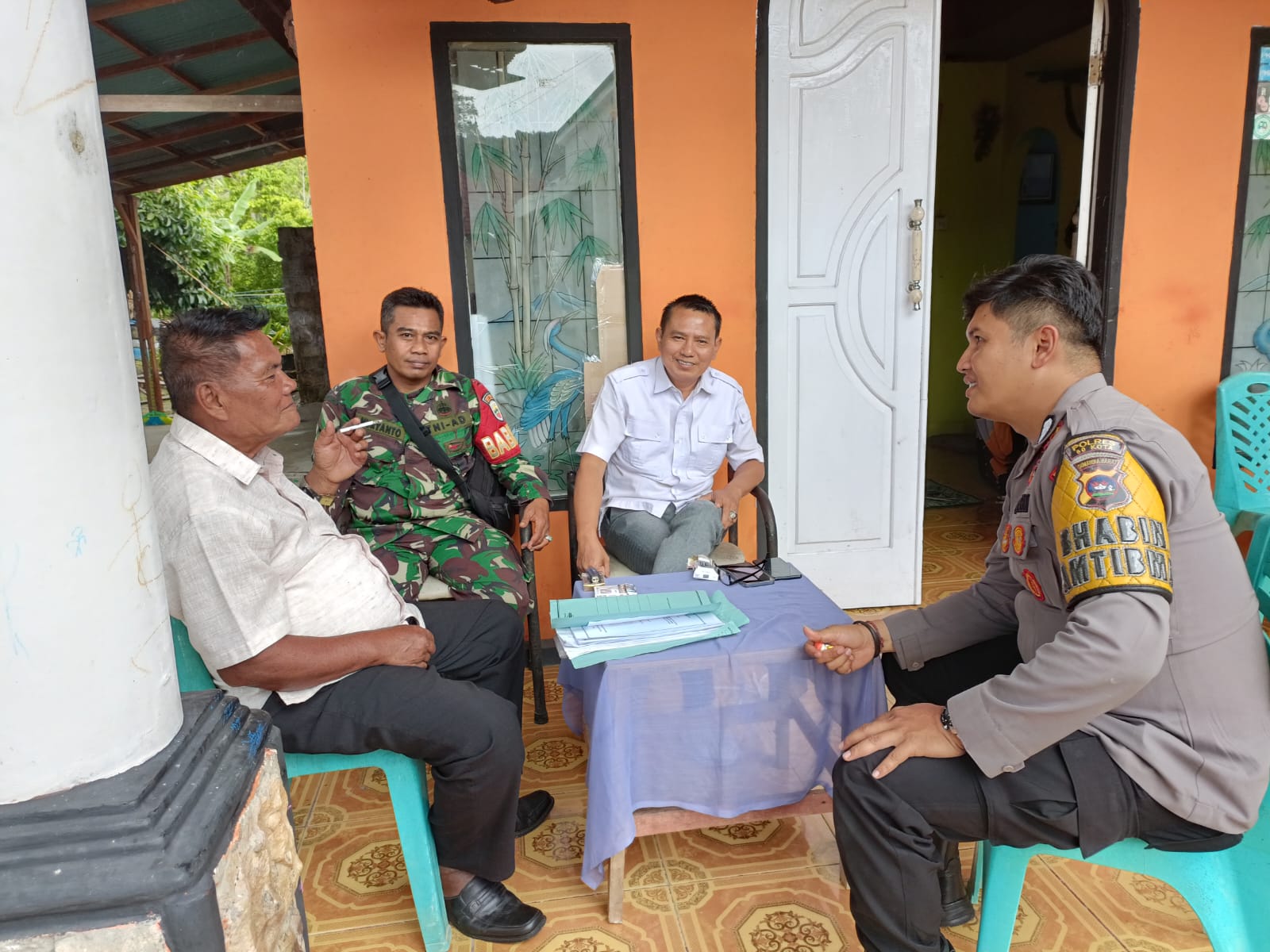 Bhabinkamtibmas Nagari Harau melaksanakan Koordinasi dengan Wali Nagari Harau, Babinsa Nagari Harau serta Perangkat Nagari Harau