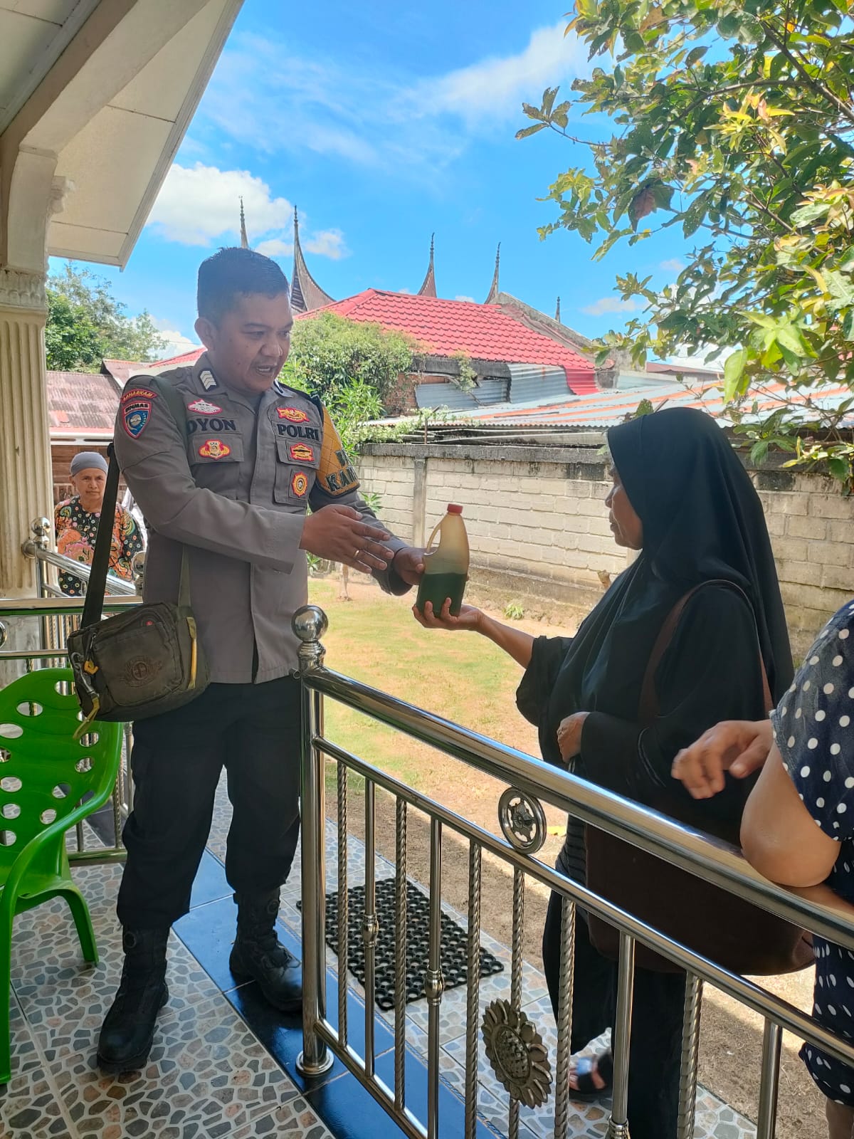 Bhabinkamtibmas Polsek Guguk melaksanakan kegiatan problem Solving perkara pengancaman dan percobaan pembakaran rumah 