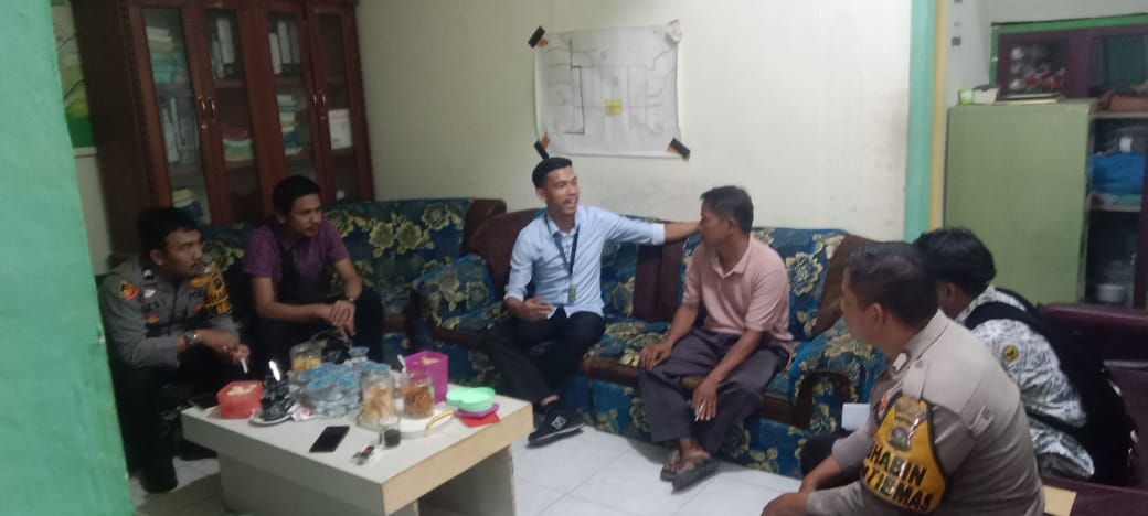 BHABINKAMTIBMAS POLSEK KAPUR IX SAMBANGI KANTOR WALI NAGARI SIALANG, SAMPAIKAN PESAN KAMTIBMAS KEPADA MASYARAKAT