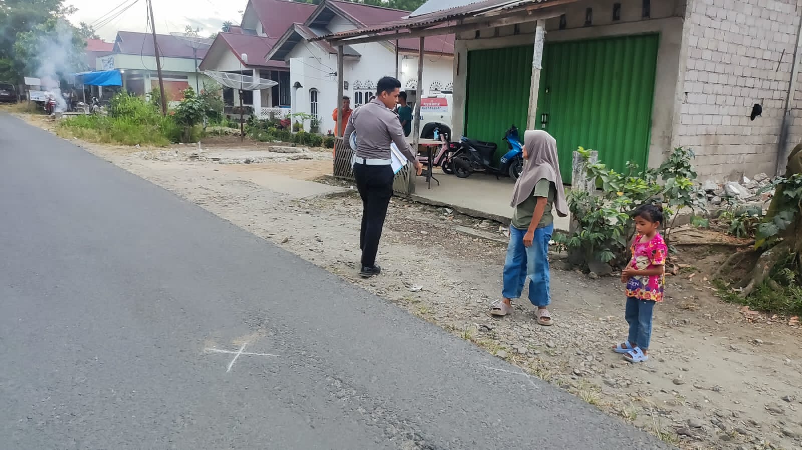 KECELAKAAN LALU LINTAS DI MUNGKA KAB. LIMA PULUH KOTA, TIGA ORANG ALAMI LUKA RINGAN