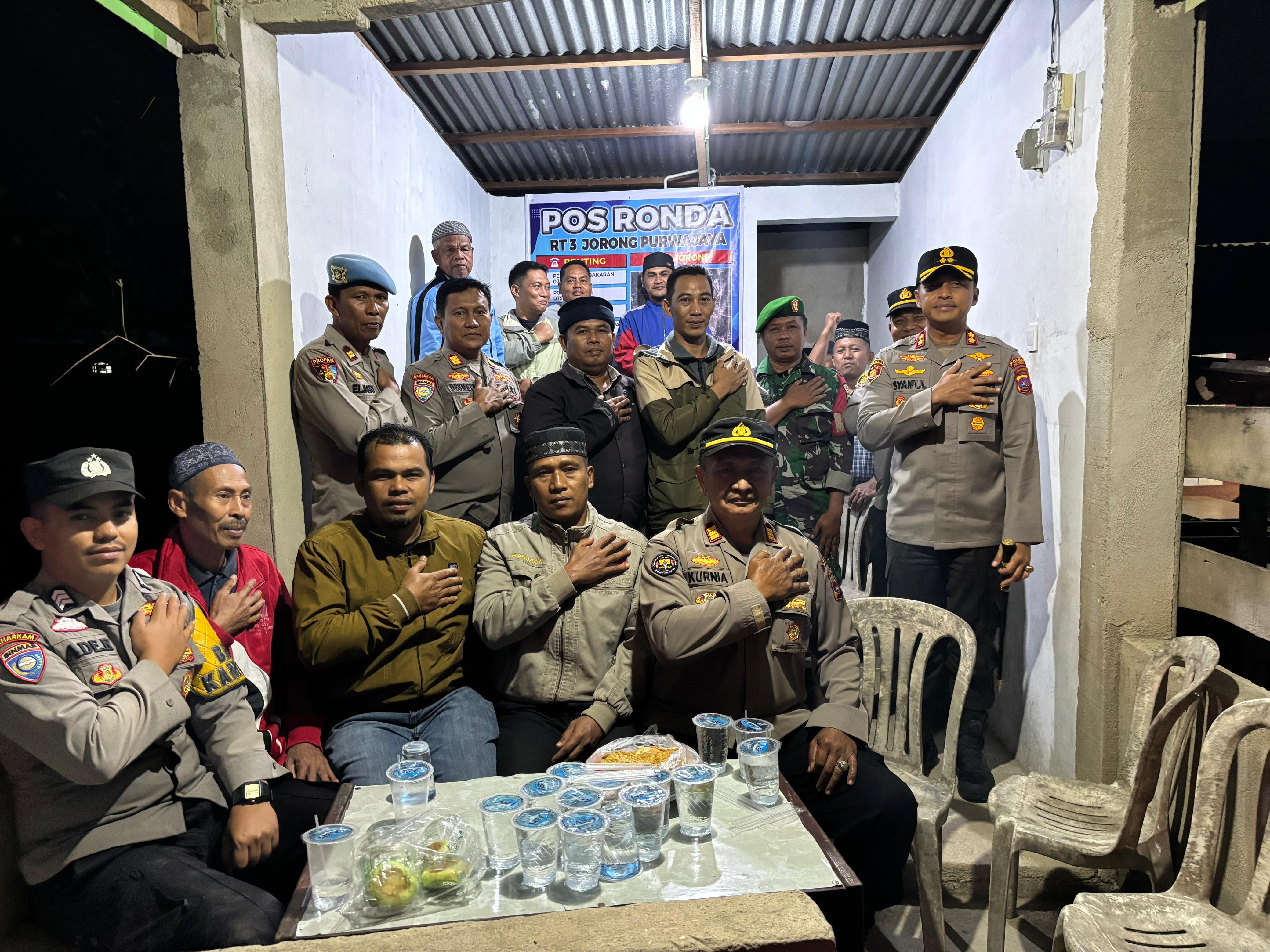 KAPOLRES 50 KOTA GELAR “BATANDANG KEPADA AWAK SATKAMLING” KE POS SATKAMLING 