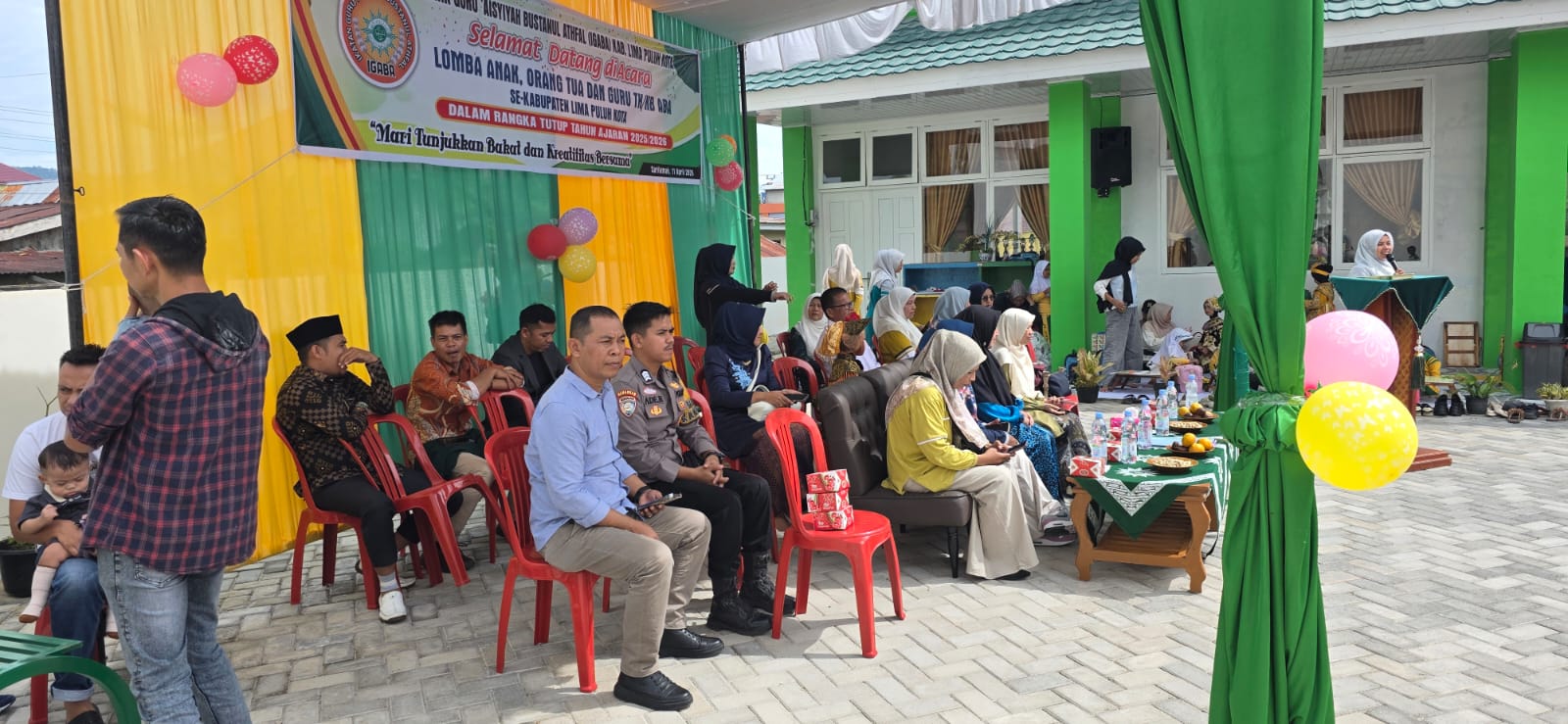 Polsek Harau Amankan dan Hadiri Lomba Anak, Orang Tua, dan Guru TK/KB ABA Se-Kabupaten Lima Puluh Kota